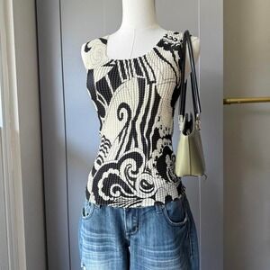 Nicola Women's Tank Top Size M Vintage Black White Textured Stretch Y2K